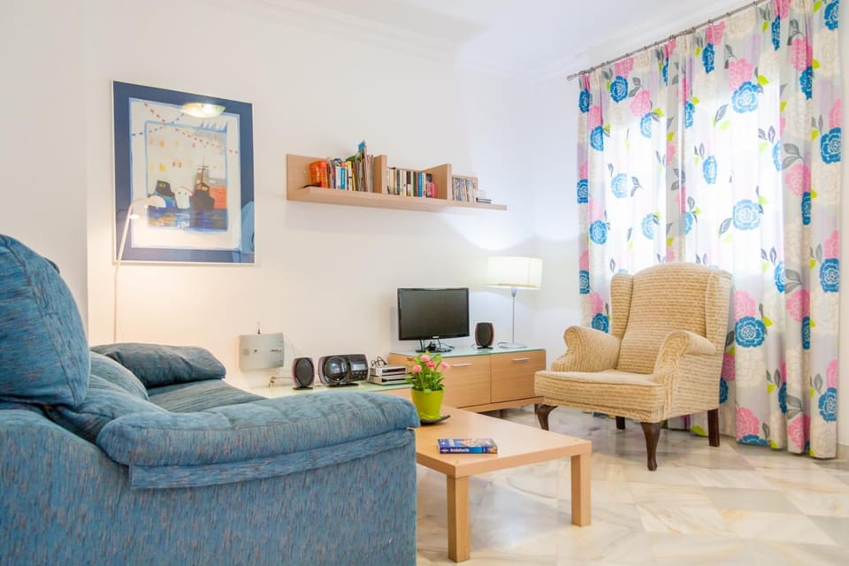 Communal lounge/ TV room, Living room