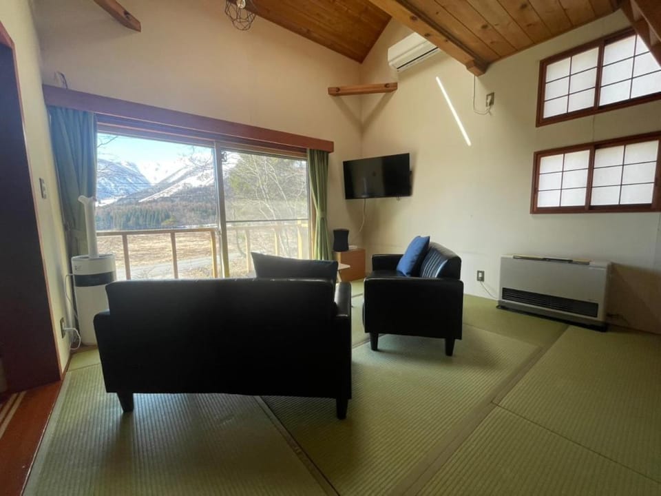 Cottage Snow Hills Hakuba House in Hakuba