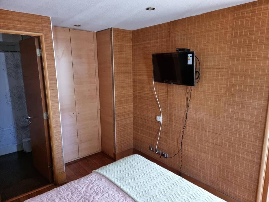 Dpto Metro Pedro de Valdivia, Costanera Center Apartment in Providencia
