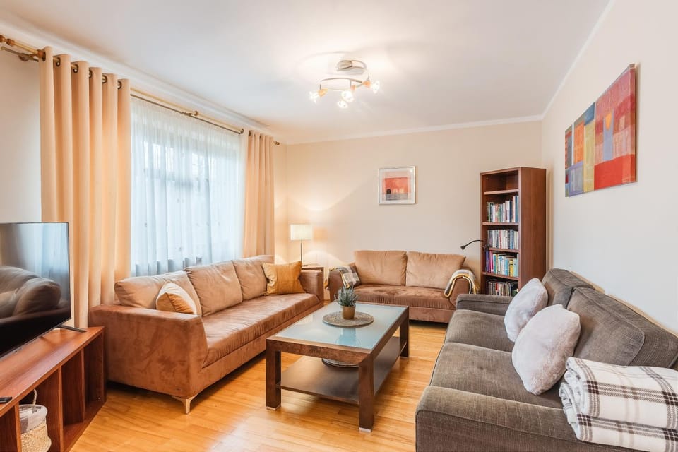Library, Living room, Seating area
