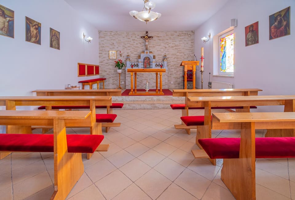 Nadmorski Dom Rekolekcyjny Bed and Breakfast in West Pomeranian Voivodeship, Poland