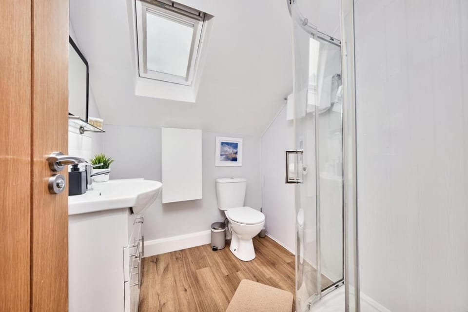 Central Portrush Penthouse Retreat - Princess Green 3 Apartment in Portrush