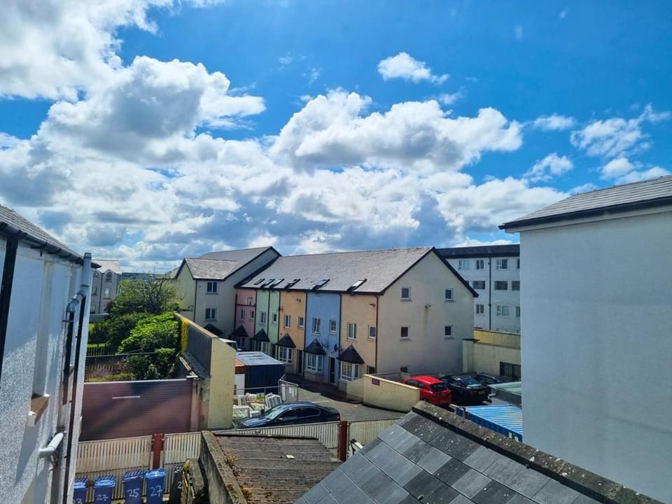 Central Portrush Penthouse Retreat - Princess Green 3 Apartment in Portrush