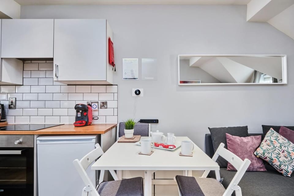 Central Portrush Penthouse Retreat - Princess Green 3 Apartment in Portrush