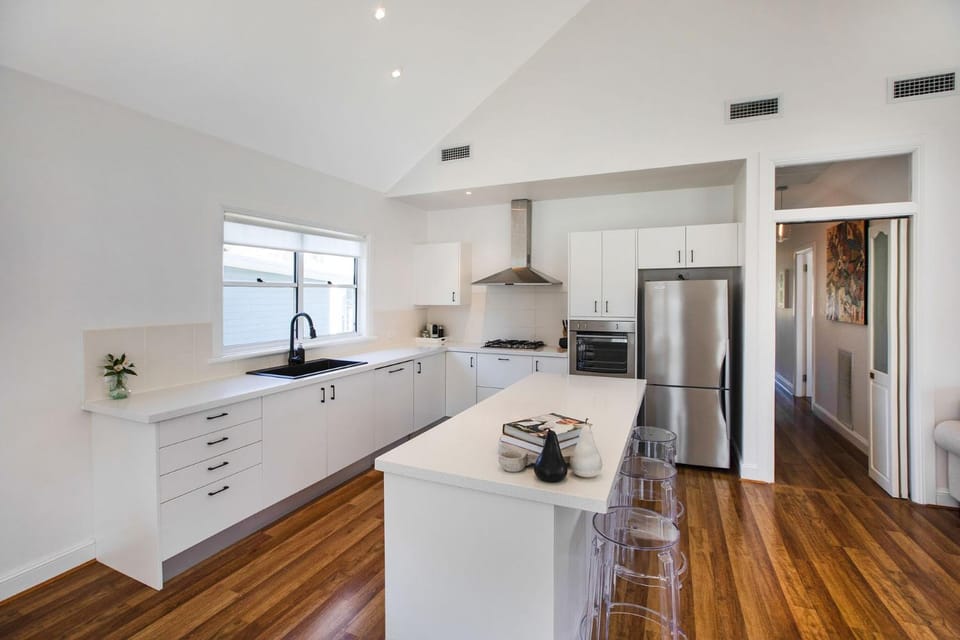 Kitchen or kitchenette, dishwasher, pet friendly, stove