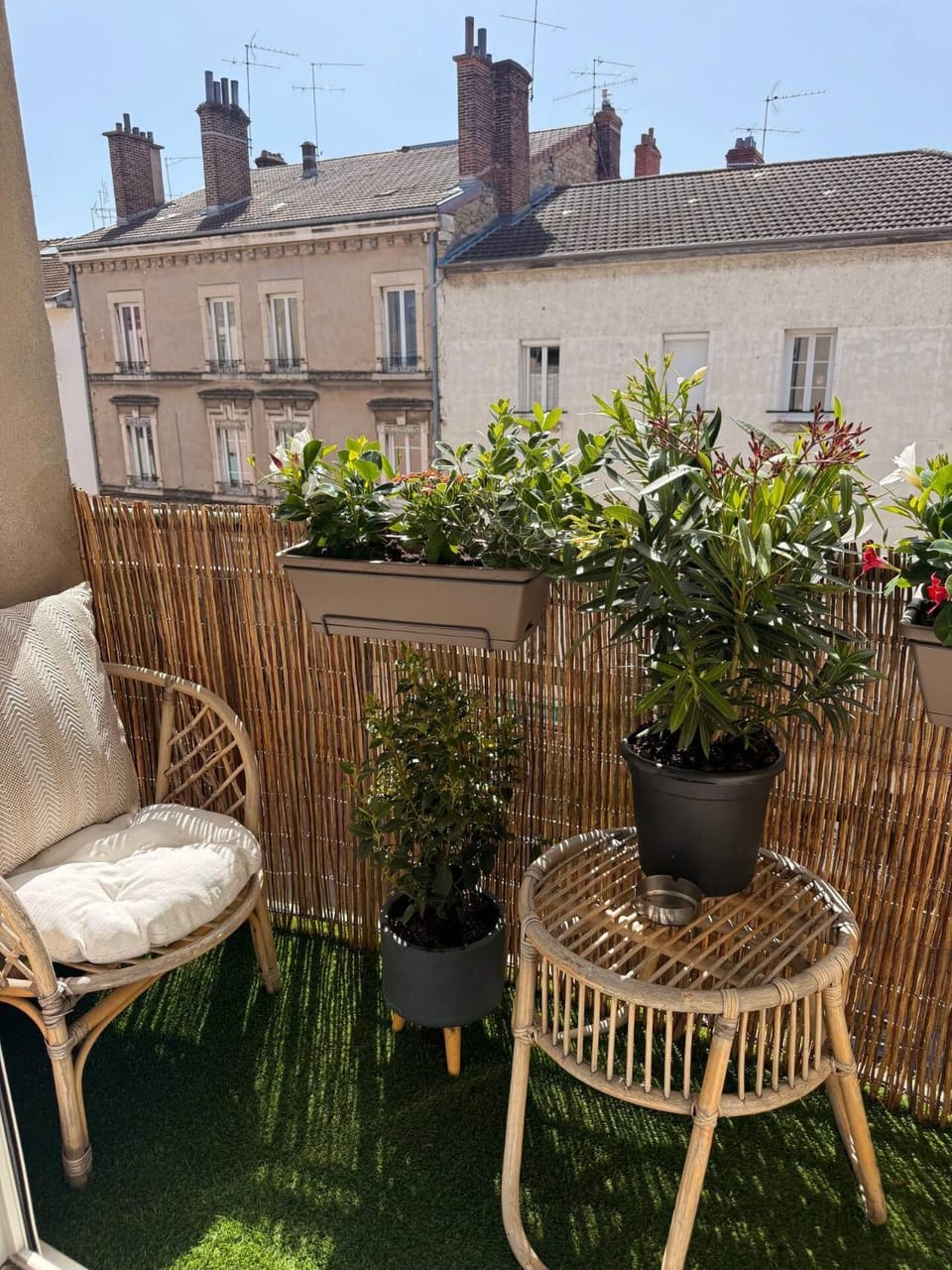 Studio avec Balcon proche Gare Apartment in Auvergne-Rhône-Alpes