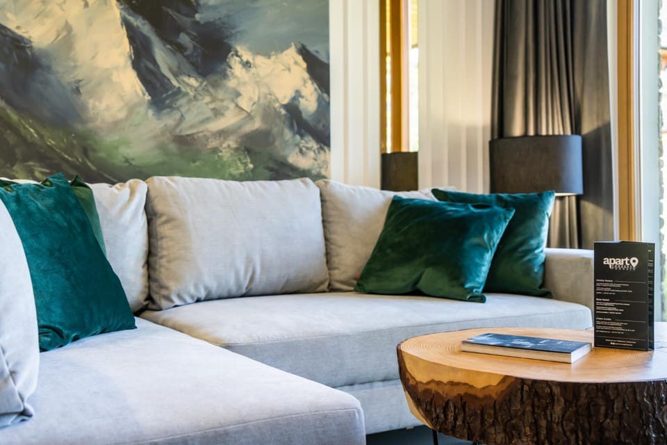 Living room, Photo of the whole room, Seating area, Bedroom