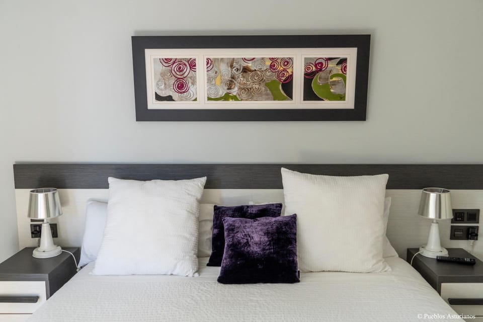 Bed, Decorative detail, Bedroom