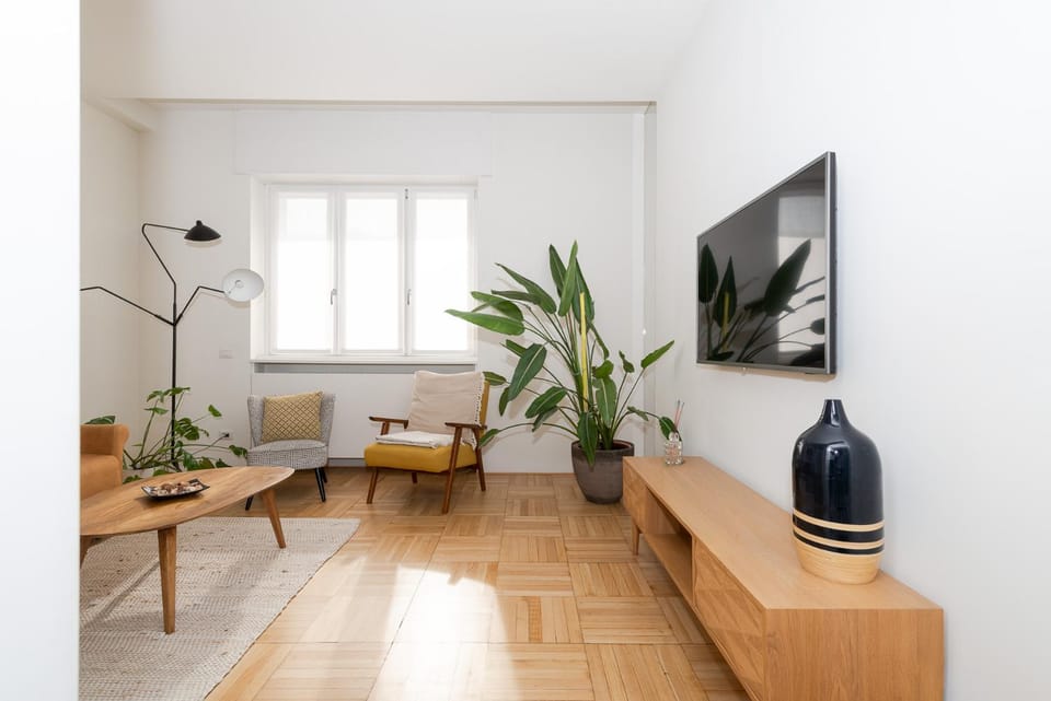 TV and multimedia, Living room, Seating area, Evening entertainment