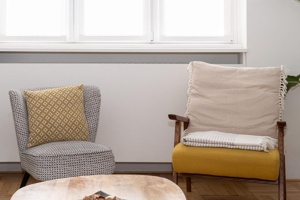 Living room, Seating area