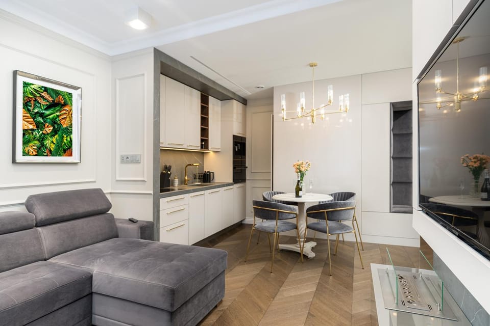 Photo of the whole room, kitchen