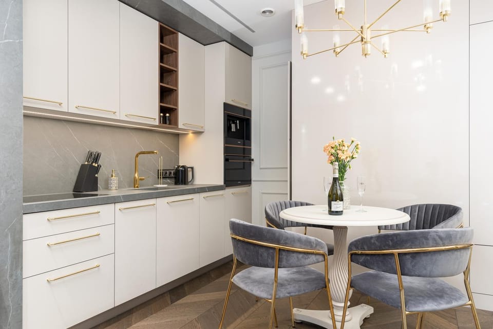 Coffee/tea facilities, Kitchen or kitchenette, Dining area, minibar, pet friendly, stove
