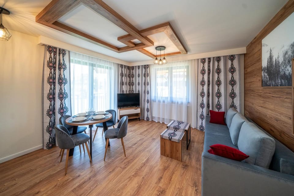 TV and multimedia, Living room, Dining area