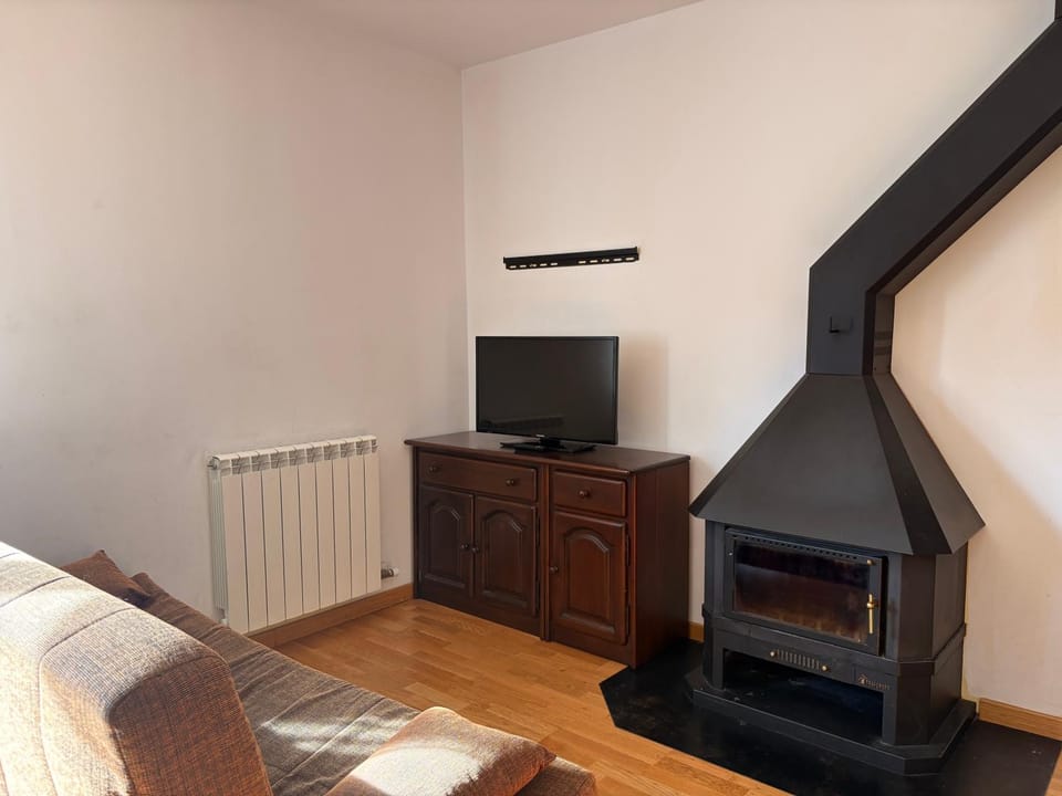 Triplex rústico, chimenea, esquí y vistas magníficas - Erta 4 Apartment in Pla de l'Ermita