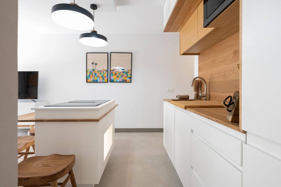 Kitchen or kitchenette