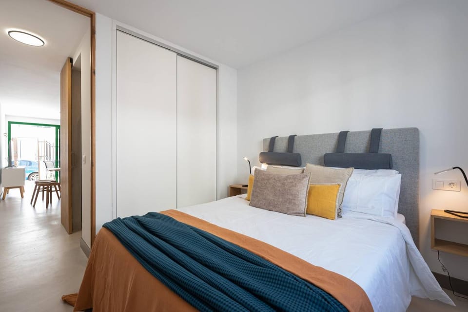 Bed, Bedroom
