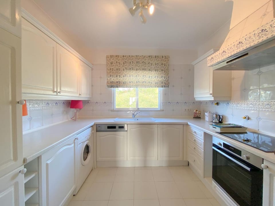 Kitchen or kitchenette, dishwasher, minibar, pet friendly, stove, toaster