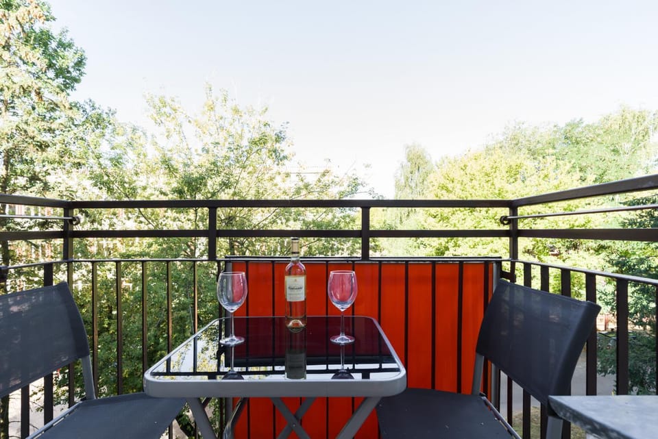 View (from property/room), Balcony/Terrace, Dining area