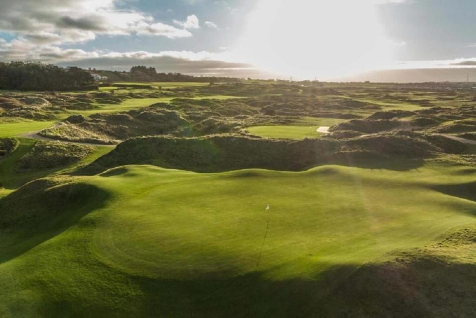 Central Portrush Apt by the Beach -Golf Terrace 4 Apartment in Portrush