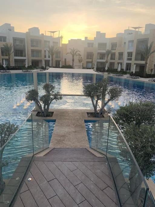 Mangroovy - 1BR Ravishing Lake and Mountain View Apartment in Hurghada