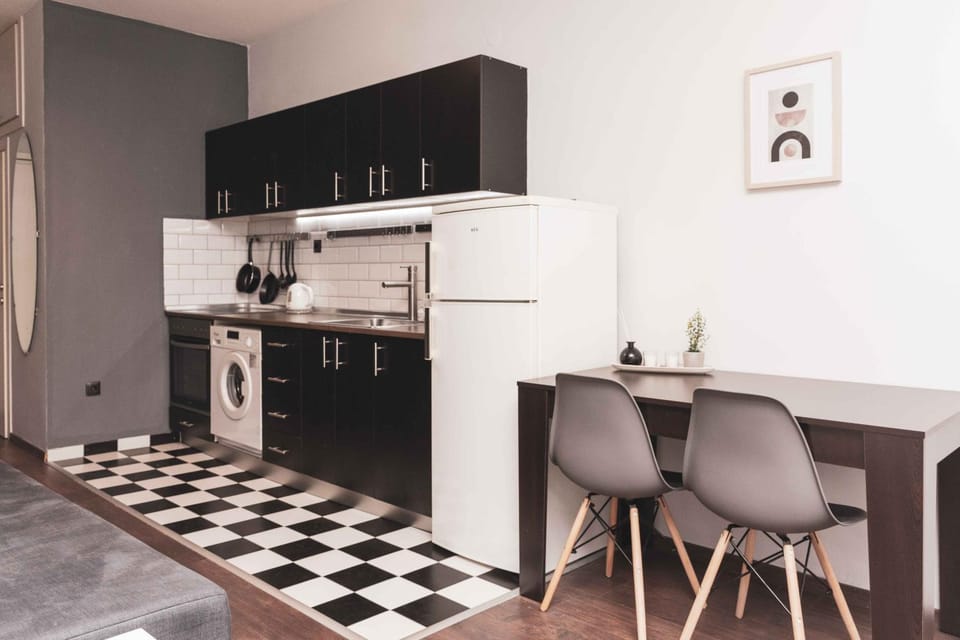 Dining area, kitchen