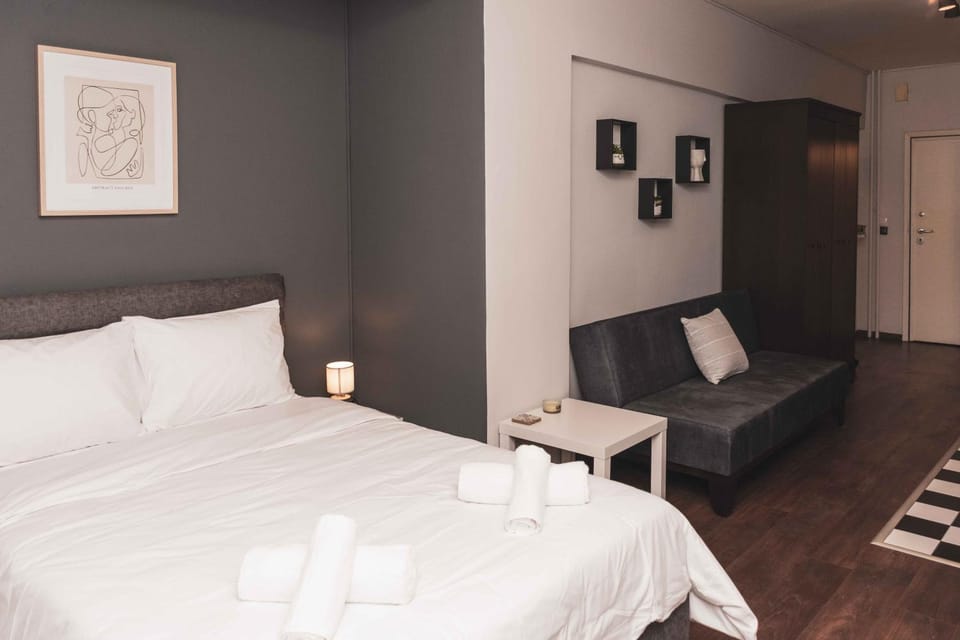 Bed, Living room