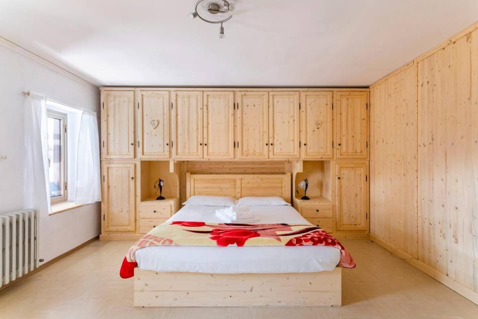 Bed, Photo of the whole room, Bedroom, wardrobe