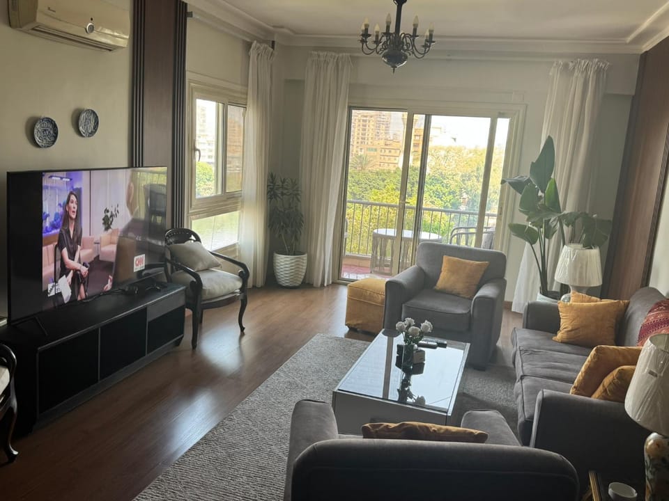 TV and multimedia, Living room, Seating area, Evening entertainment