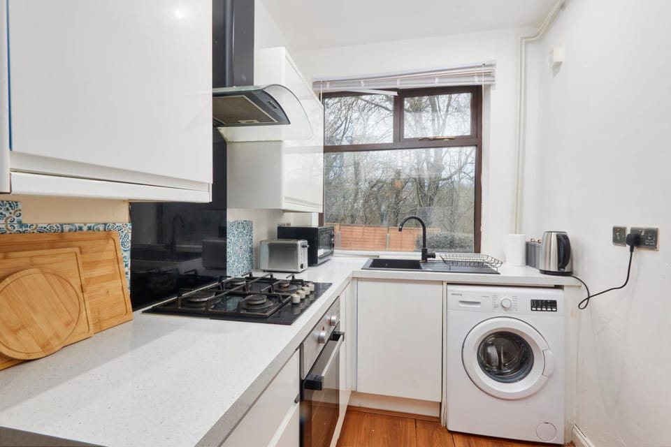 Kitchen or kitchenette, kitchen