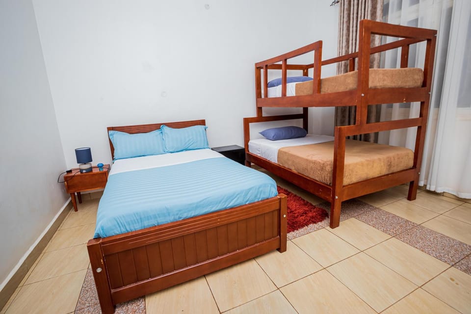 Bedroom, bunk bed