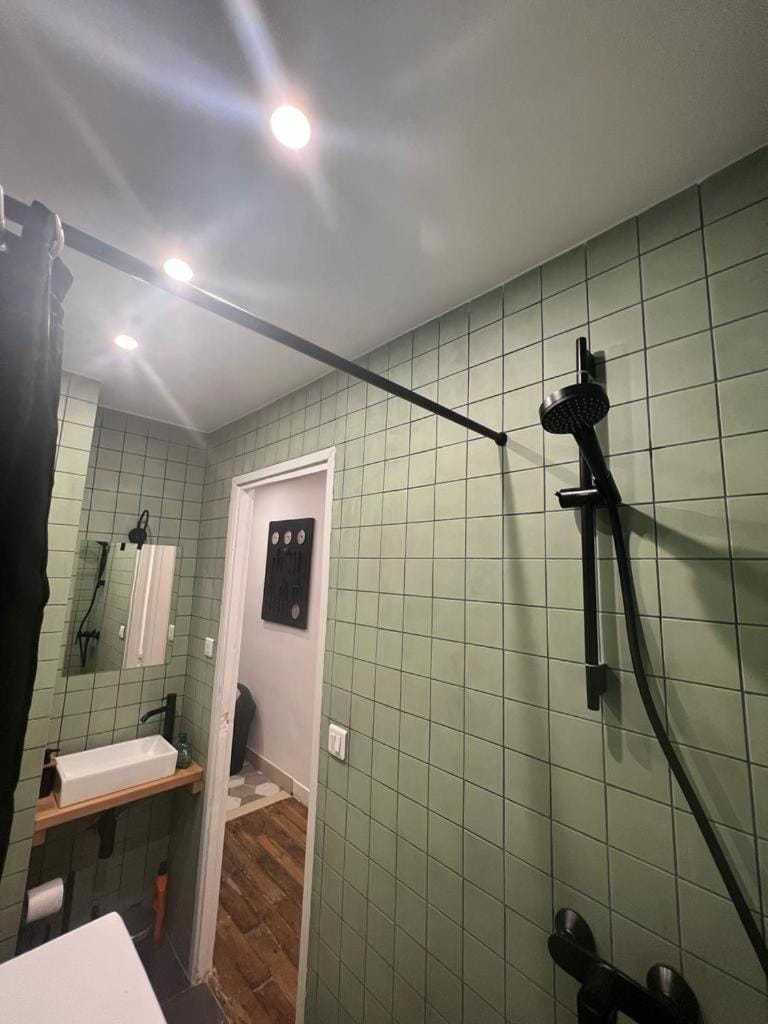 New Entiry apartment-Private rooms in Paris Apartment in Paris