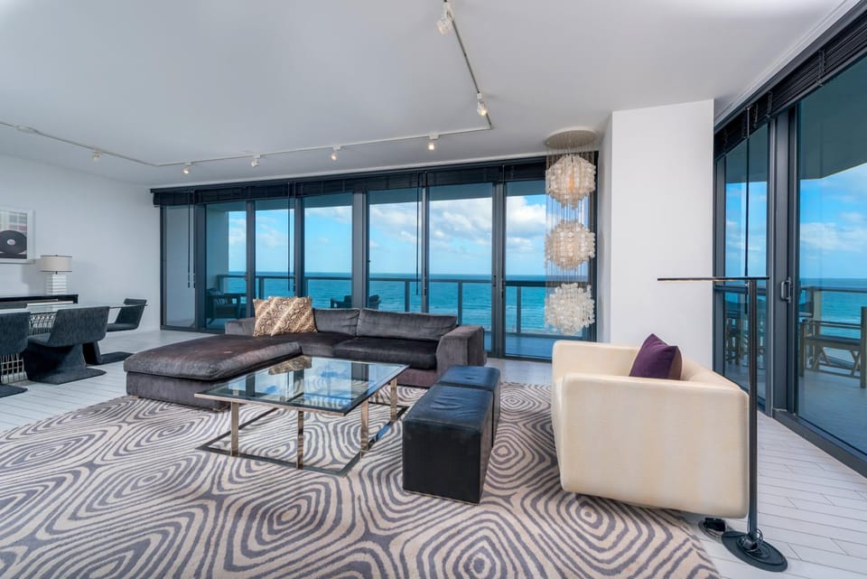 Oceanfront Private Residence at South Beach - 828 Apartment hotel in South Beach Miami