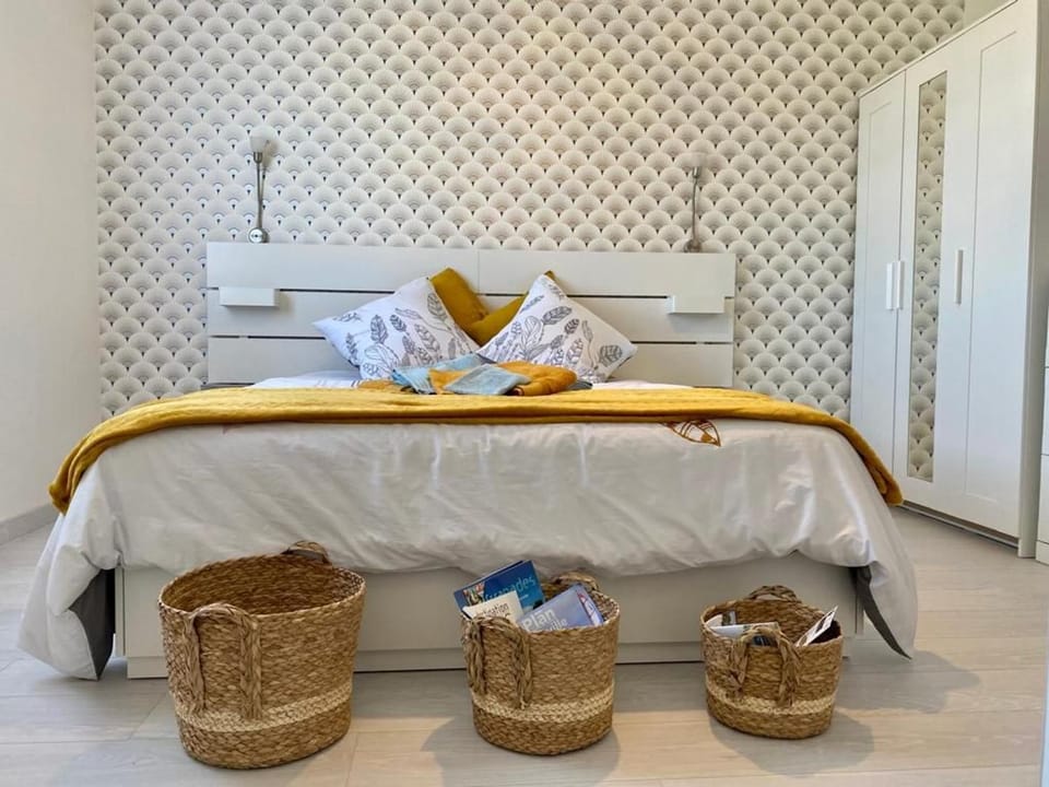 Appartement Confort avec Suite Parentale et Équipements pour Bébé à Saint-Michel-Chef-Chef - FR-1-306-1232 Bed and Breakfast in Pornic