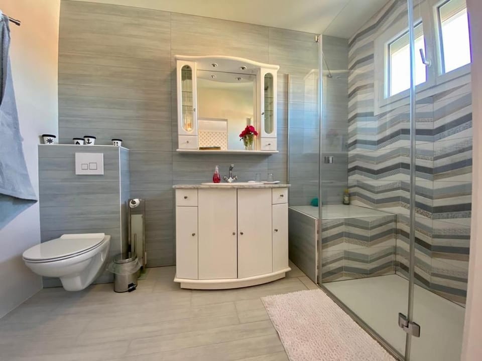 Appartement Confort avec Suite Parentale et Équipements pour Bébé à Saint-Michel-Chef-Chef - FR-1-306-1232 Bed and Breakfast in Pornic