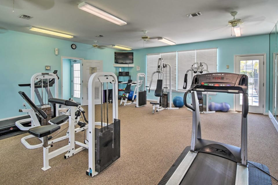 5 Mi to Beach: Gulf Shores Condo w/ Perks! House in Gulf Shores