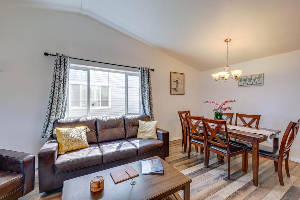Family-Friendly Columbia Falls Townhome w/ Views! House in Columbia Falls