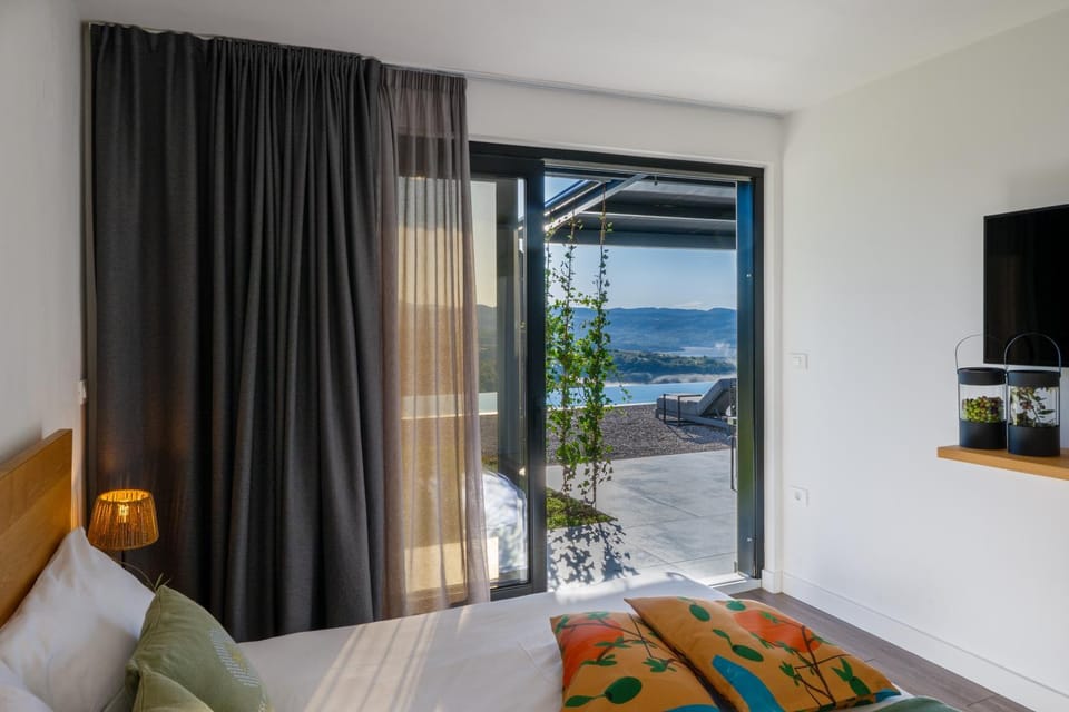 Villa with Private Pool & Lake View near Motovun, Casa Mille Olivi Modern Villa in Istria County