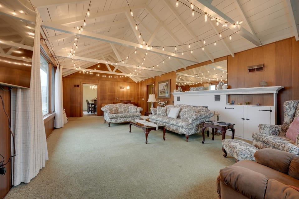 Cozy Hillsdale Home about 1 Mi to Baw Beese Lake! House in Ohio