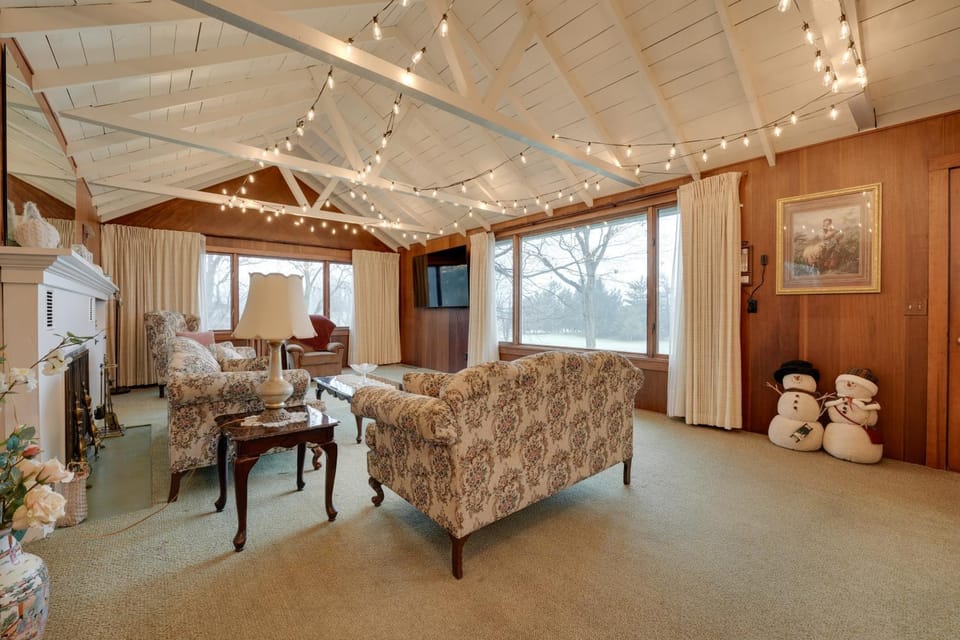 Cozy Hillsdale Home about 1 Mi to Baw Beese Lake! House in Ohio