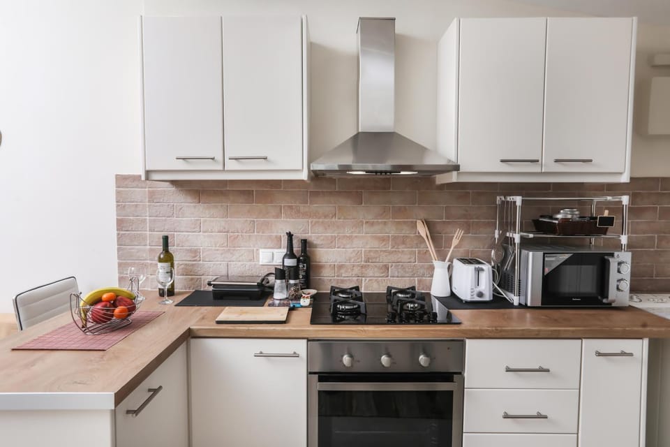 Coffee/tea facilities, Kitchen or kitchenette, minibar, pet friendly, stove, toaster
