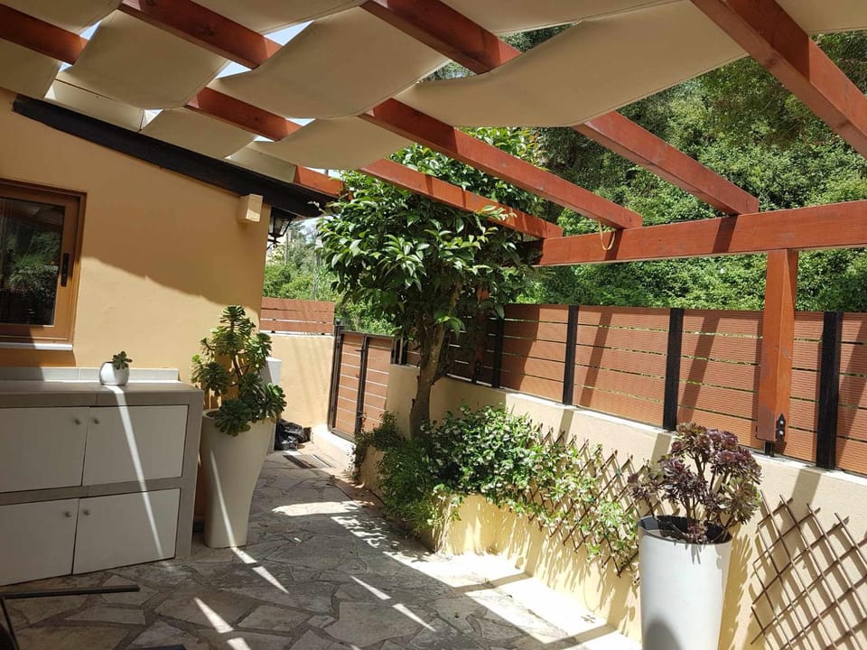 Patio, Day, Garden, Balcony/Terrace, Garden view