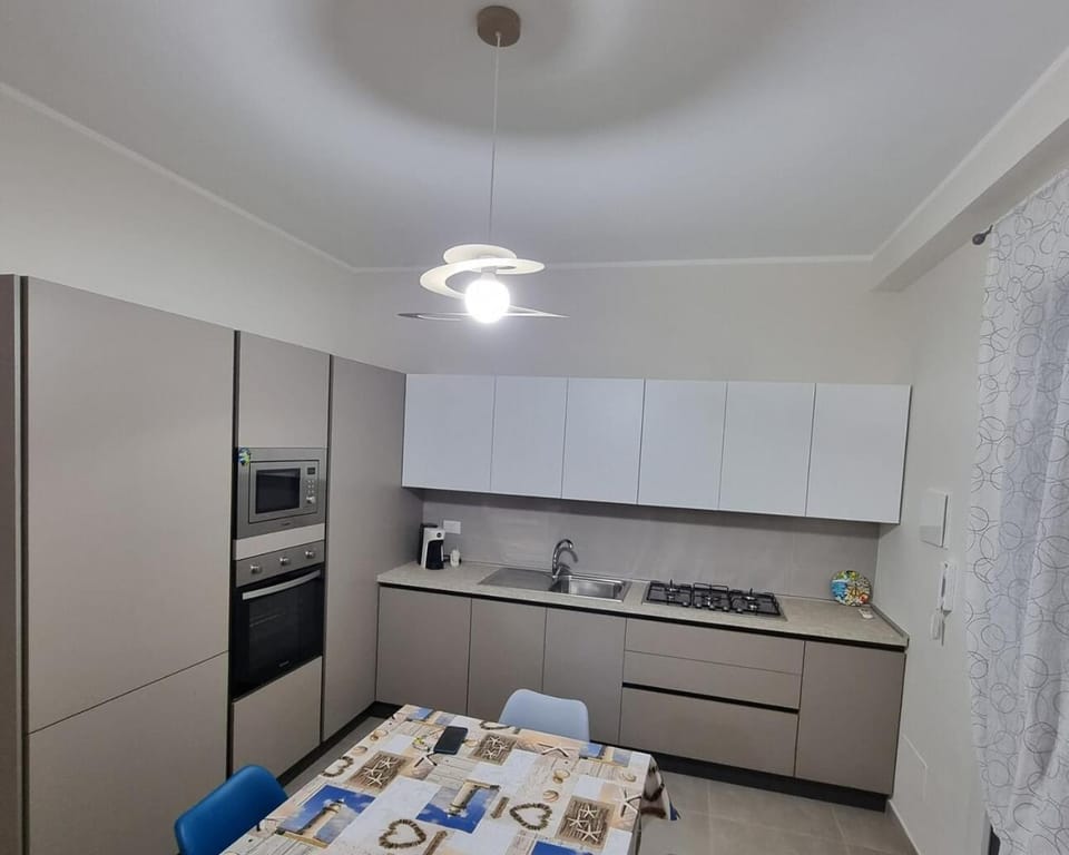 Kitchen or kitchenette, Dining area, dishwasher, minibar, pet friendly, stove