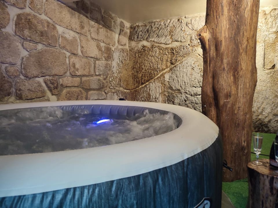 Hot Tub, Hot Tub