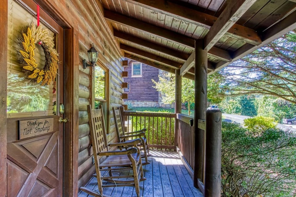 ER1 - Smoky Mountain Escape Great location - Close to town! cabin Cabin in Pigeon Forge