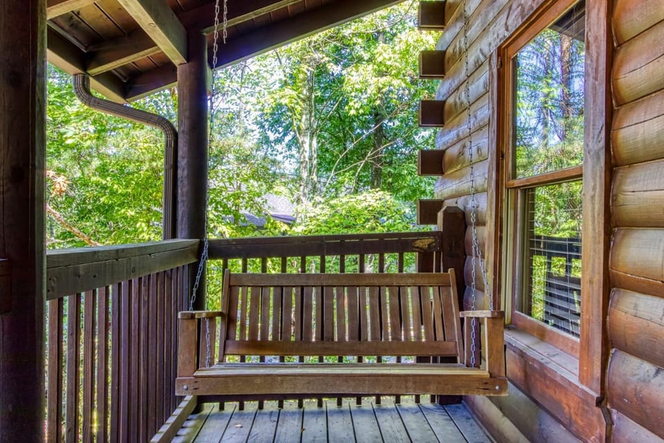 ER1 - Smoky Mountain Escape Great location - Close to town! cabin Cabin in Pigeon Forge