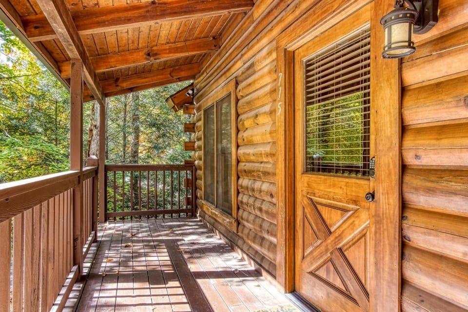 Cuddlin' Up, Er209 - Luxury At Its Finest And Location That Can't Be Beat! cabin Cabin in Pigeon Forge