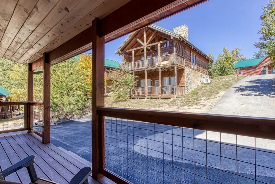 ERN840 - Splashin' Chalet - Brand New Cabin with Indoor Pool! Great Location! cabin Cabin in Pigeon Forge