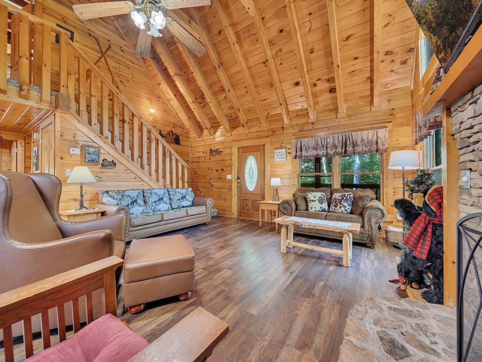 ER93 - Pirate's Cove - Great Location! Close to All the Action! cabin Cabin in Pigeon Forge