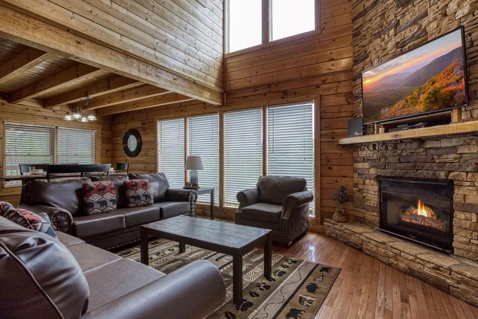 ERN813 - Heavenly View- Great Location! Close To All The Action! cabin Cabin in Pigeon Forge