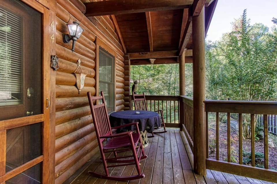 ER44 - Rising Eagle - Great Location! Close To Town! cabin Cabin in Pigeon Forge
